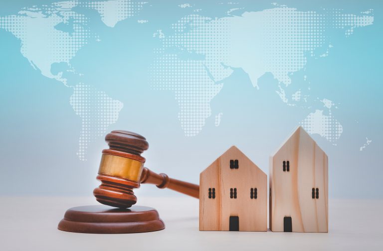 Avocat expert en droit immobilier et des énergies renouvelables à Paris : pourquoi lui faire appel ?
