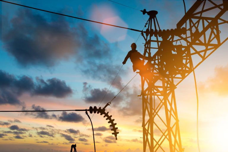 Comment optimiser la sécurité et l’efficacité de vos installations électriques industrielles ?